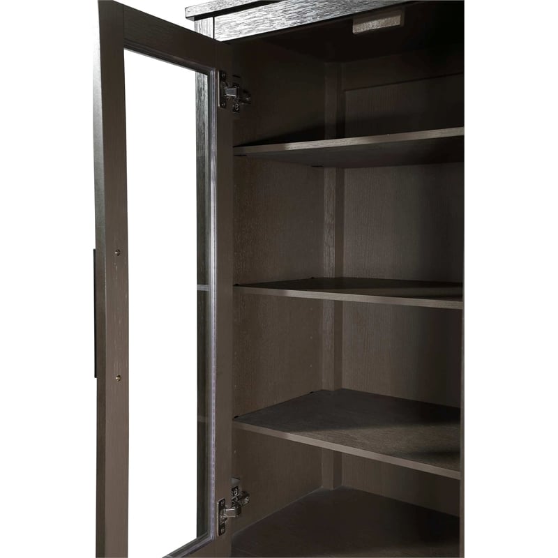 Elegant Kitchen and Bath 16