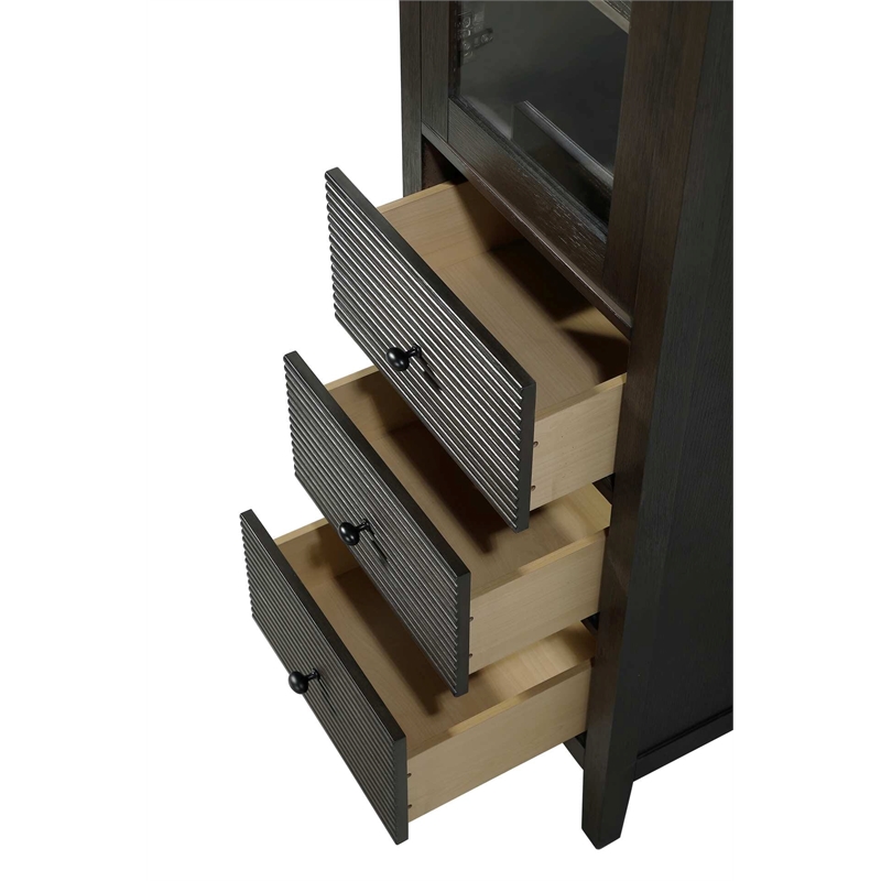 Elegant Kitchen and Bath 20