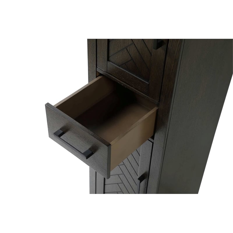 Elegant Kitchen and Bath 16