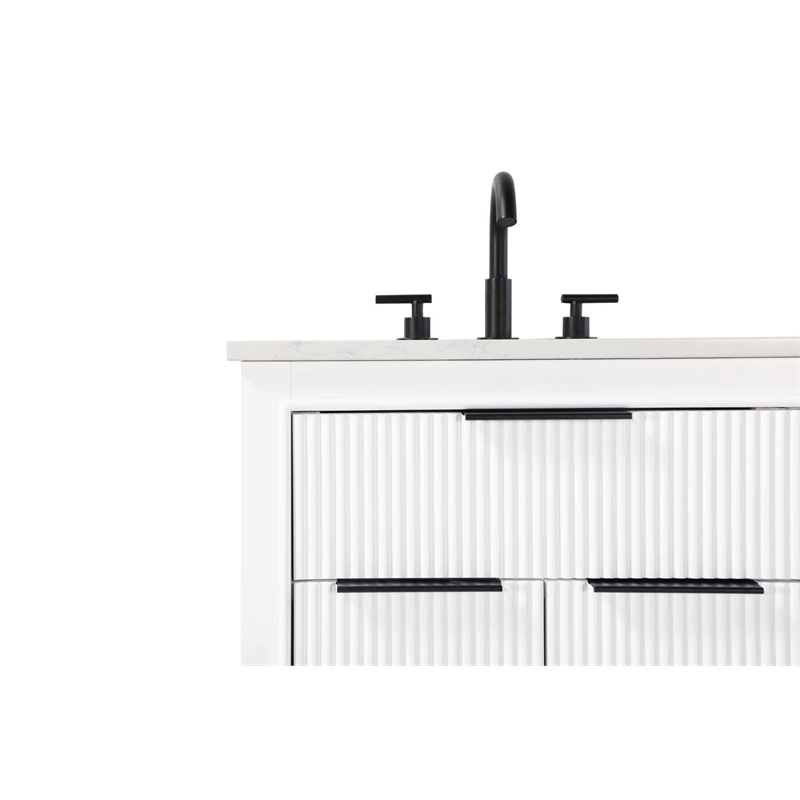 Elegant Kitchen and Bath 32