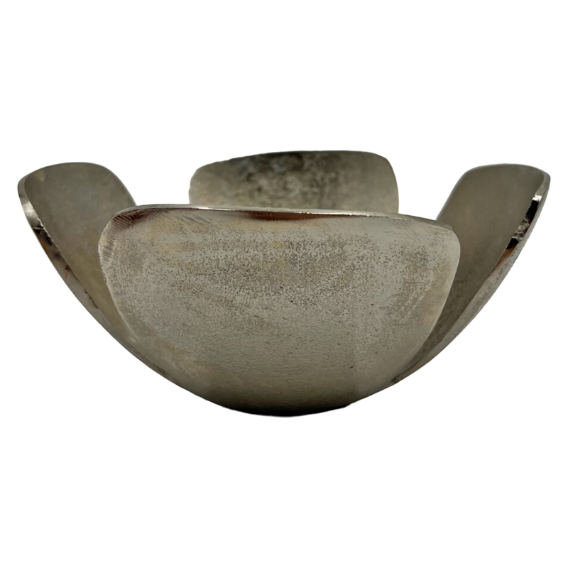 Bergamo Art 9 Inch Wide Decorative Handmade Aluminum Clover Leaf Bowl in Nickel