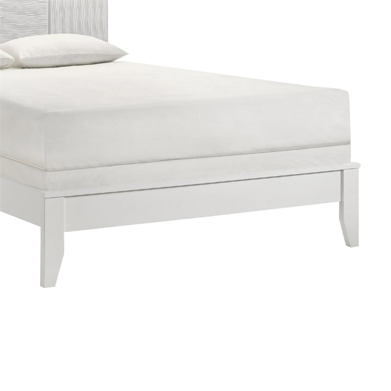 Deny Queen Size Bed w Grid Pattern Headboard- Tapered Front Legs- White
