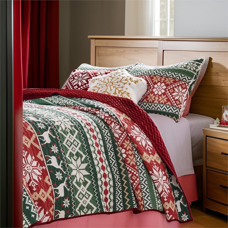 Benjara Live 3 Piece Queen Quilt Set with 2 Pillow Shams- Festive Winter Print