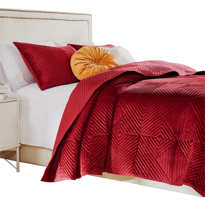 Benjara Ahab 3pc Full to Queen Quilt and Pillow Sham Set- Red Dutch Velvet Face