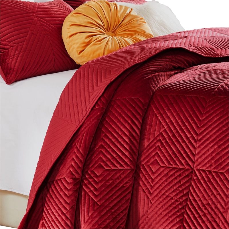 Benjara Ahab 3pc Full to Queen Quilt and Pillow Sham Set- Red Dutch Velvet Face