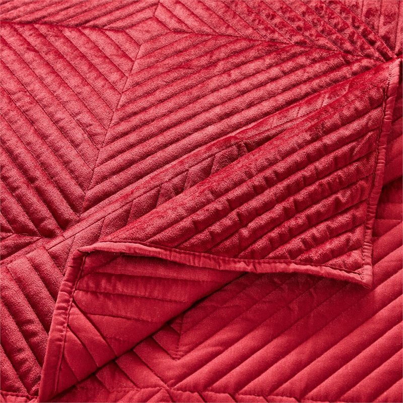 Benjara Ahab 3pc Full to Queen Quilt and Pillow Sham Set- Red Dutch Velvet Face