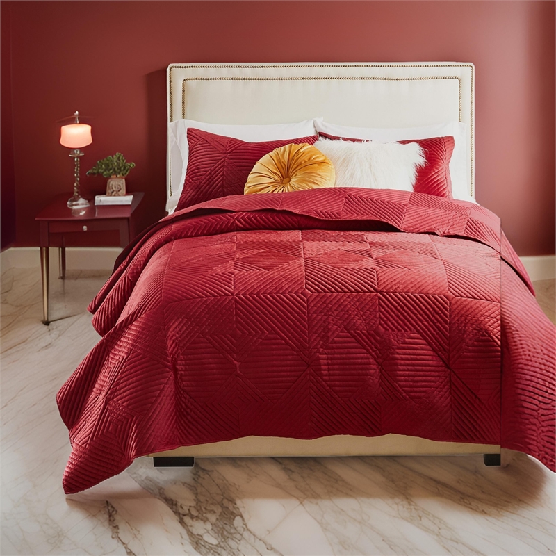 Benjara Ahab 3pc Full to Queen Quilt and Pillow Sham Set- Red Dutch Velvet Face