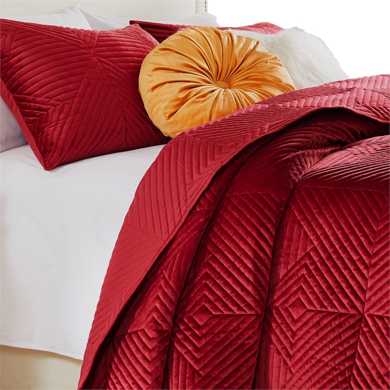 Benjara Ahab 3pc King Size Quilt and Pillow Sham Set- Dutch Velvet Face- Red