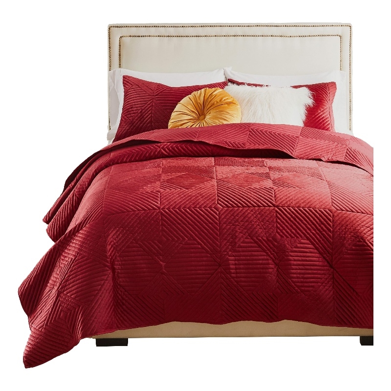 Benjara Ahab 3pc King Size Quilt and Pillow Sham Set- Dutch Velvet Face- Red