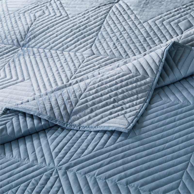 Benjara Ahab 3pc King Size Quilt & Pillow Sham Set- Dutch Velvet Face- Spa Blue