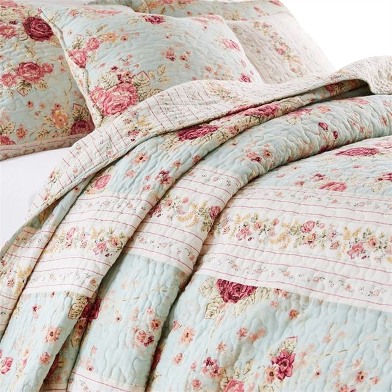 Benjara Rosle 5pc King Size Quilt Set- Shams- Patchwork Floral Soft Blue Cotton