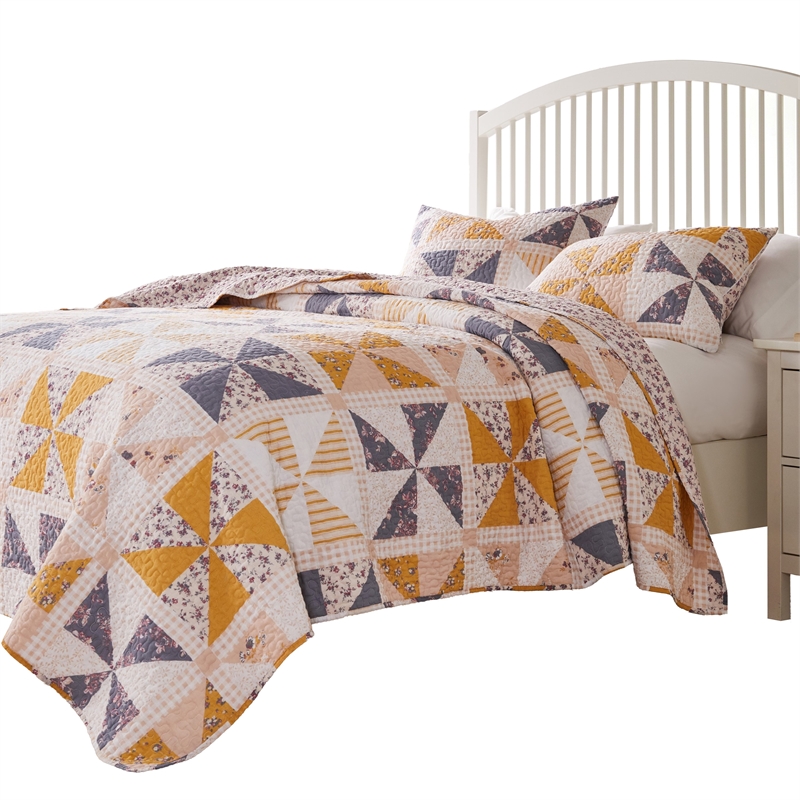 Benjara Jey 2pc XL Twin Quilt & Pillow Sham Set- Patchwork Pinwheel Print- Peach