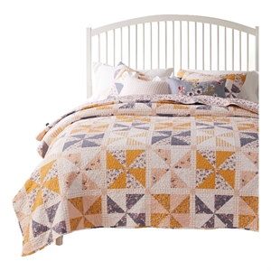 Benjara Jey 2pc XL Twin Quilt & Pillow Sham Set- Patchwork Pinwheel Print- Peach
