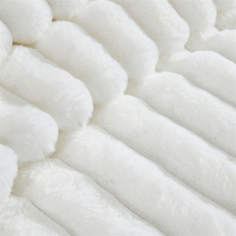 Benjara Sieno 3pc Twin XL Comforter Set- White Faux Fur and Micro Mink Backing