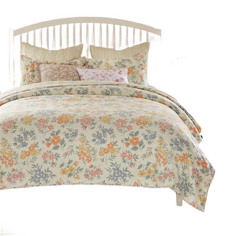 Benjara Loso 2pc Twin Size Quilt Set- Soft White Floral Pattern- Reversible