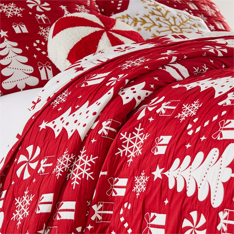 Benjara Daru 3 Piece King Quilt Set- Red and White Polyester- Christmas Theme