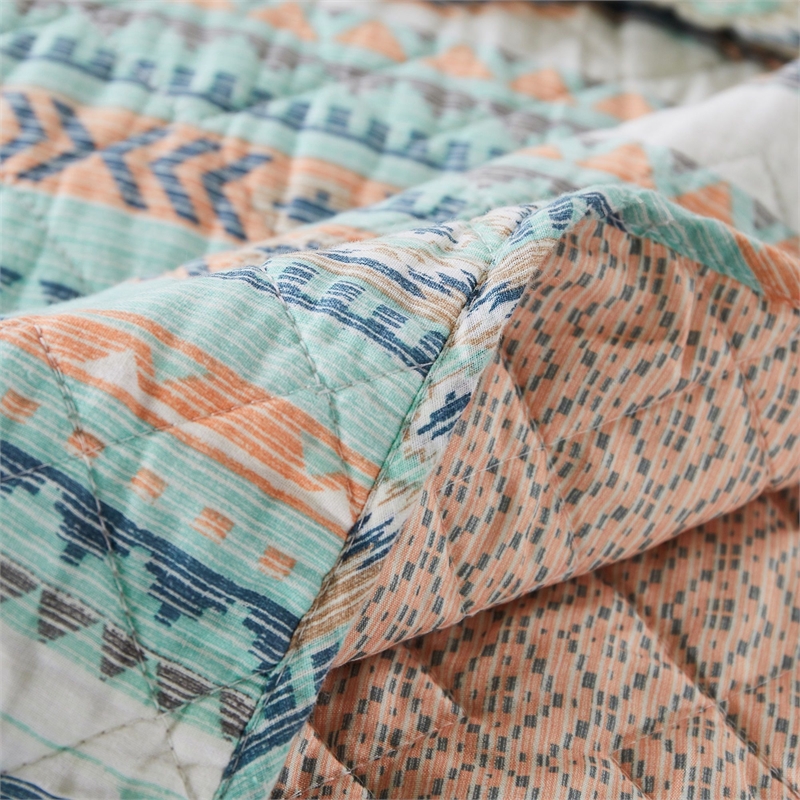 2 Piece Twin Quilt Set with Geometric Pattern- Blue
