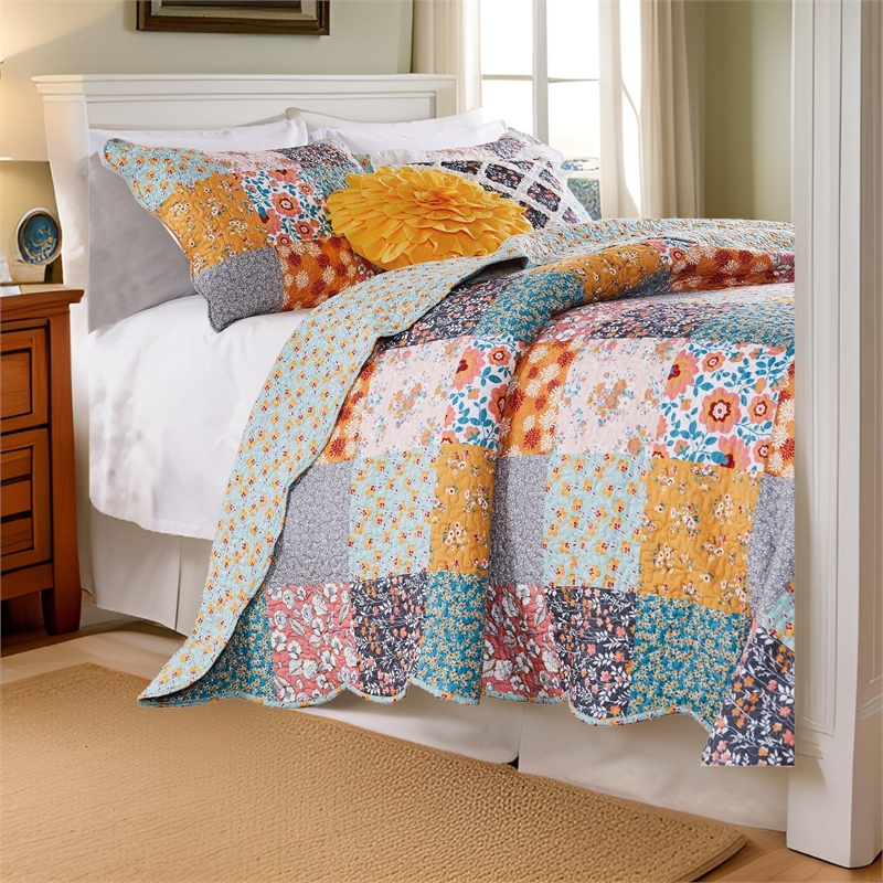 Benjara 3 Piece King Quilt Set with Floral Print- Multicolor