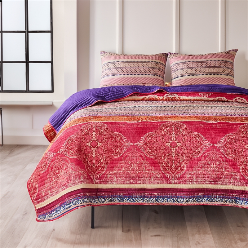 Benjara Dora 3 Piece Bohemian King Quilt Set- Medallion- Paisley- Pink- Blue