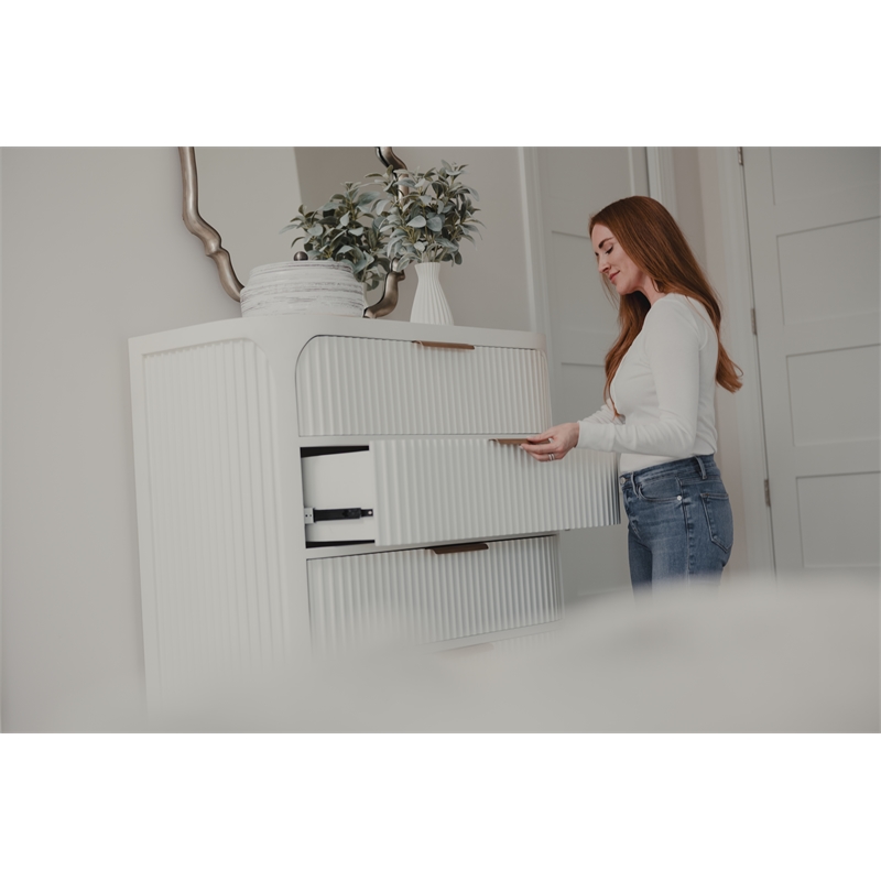 Finn & Louise Montauk 5-Drawer Solidwood Chest in White