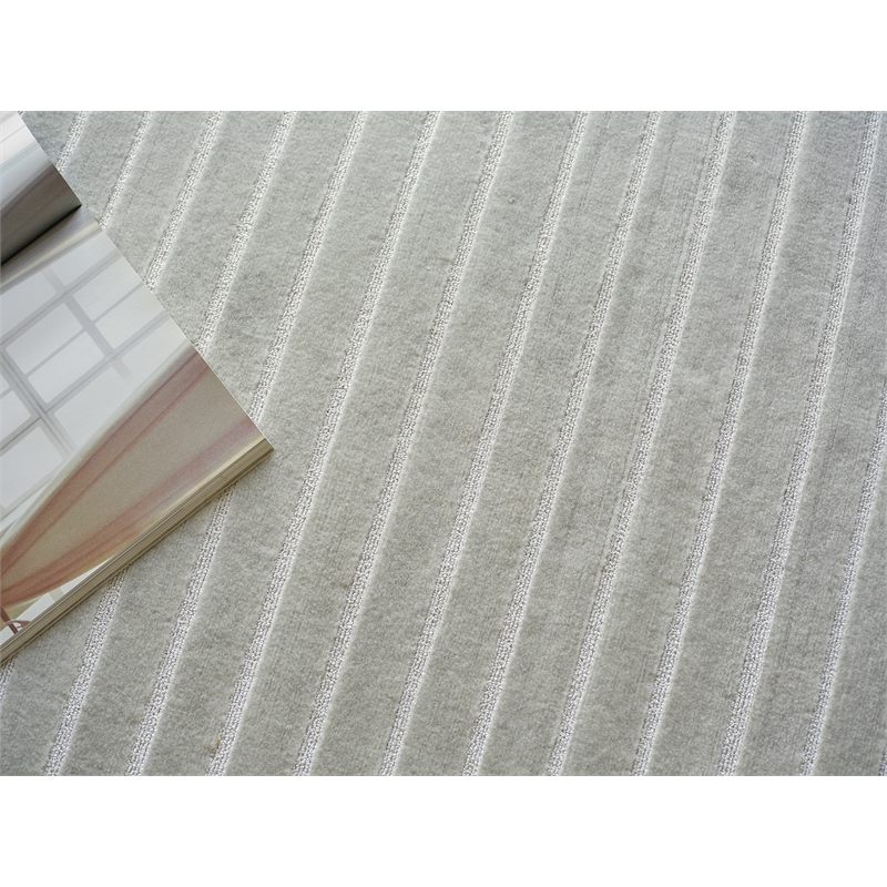 Amani Modern Handloomed Silky Nylon Light Silver 4'x6' Area Rug