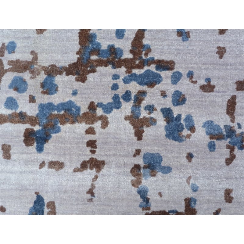 Antolini Handloomed Bamboo Silk Ivory/Blue 8'x10' Area Rug