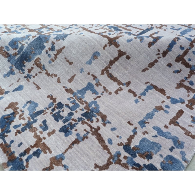 Antolini Handloomed Bamboo Silk Ivory/Blue 8'x10' Area Rug