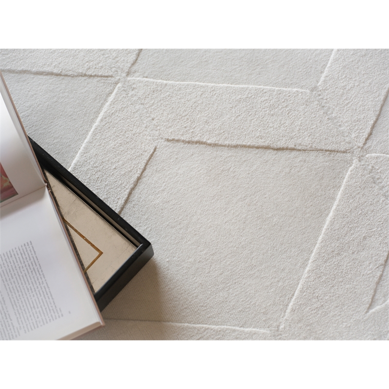 Brunello Modern Handloomed Silky Nylon White 4'x6' Area Rug