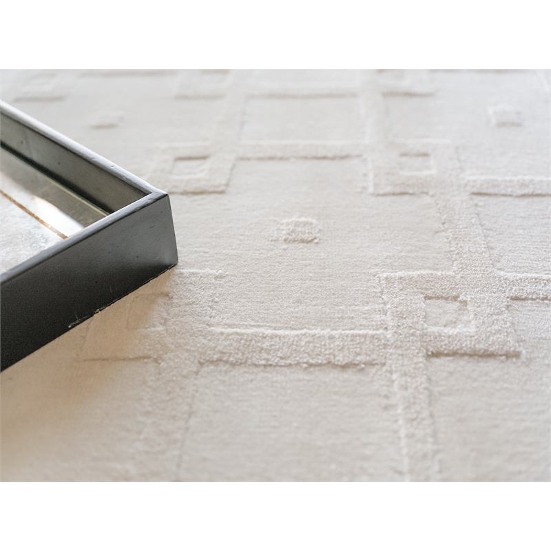 Camora Modern Handloomed Silky Nylon White 2'x3' Area Rug