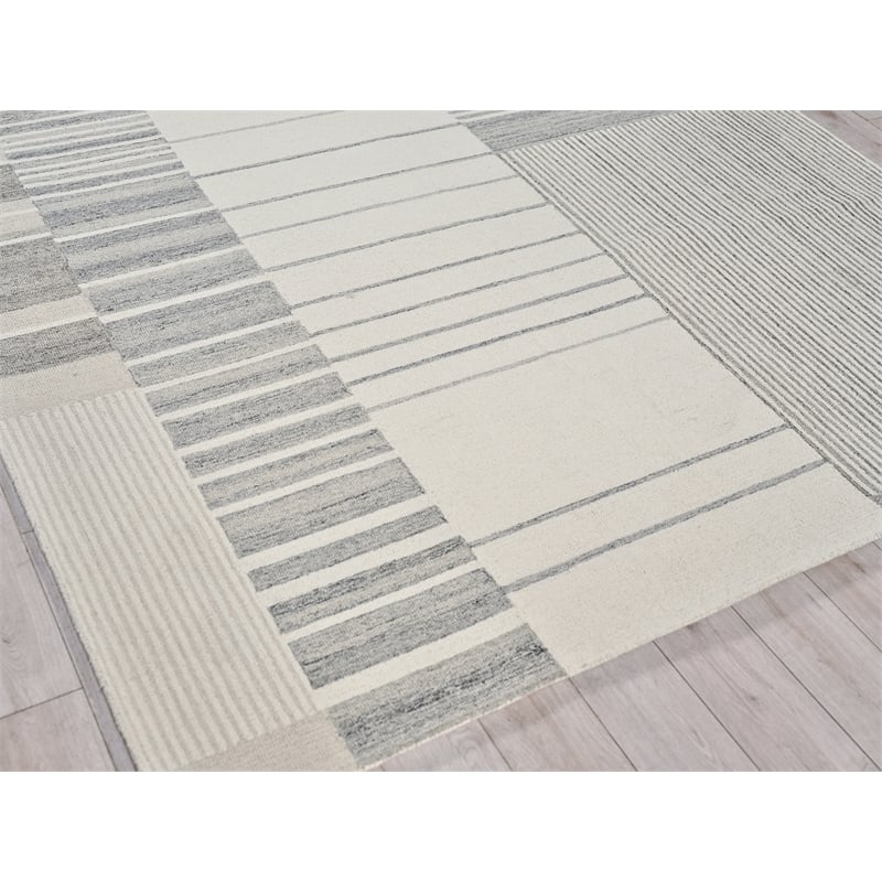Castine Hand-Tufted New Zealand Wool Silver/Ivory 5'x8' Area Rug