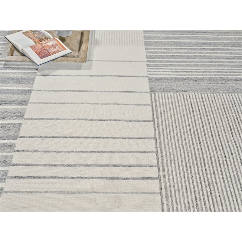 Castine Hand-Tufted New Zealand Wool Silver/Ivory 5'x8' Area Rug
