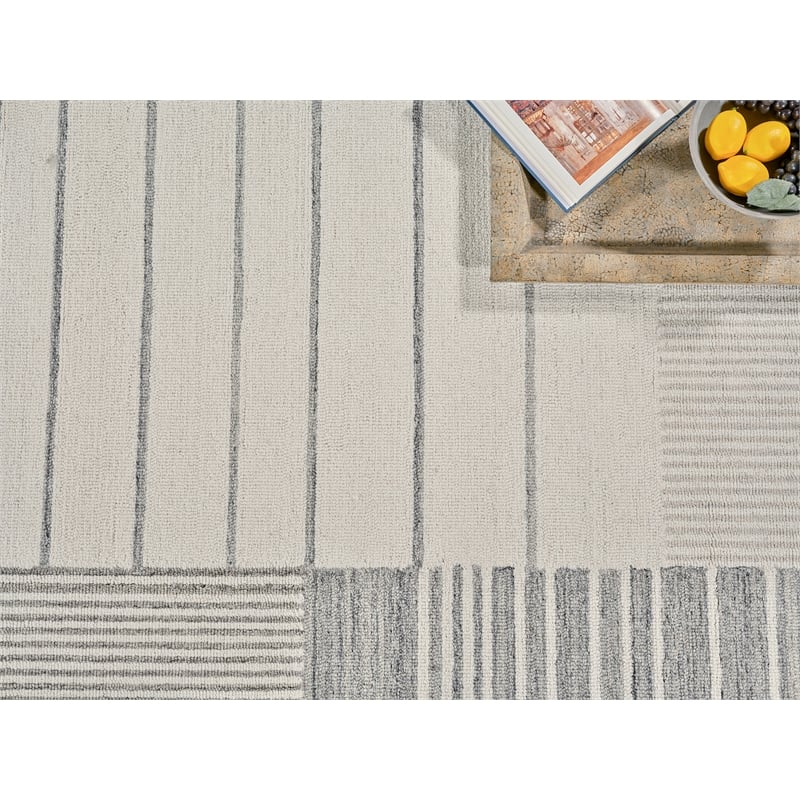 Castine Hand-Tufted New Zealand Wool Silver/Ivory 5'x8' Area Rug