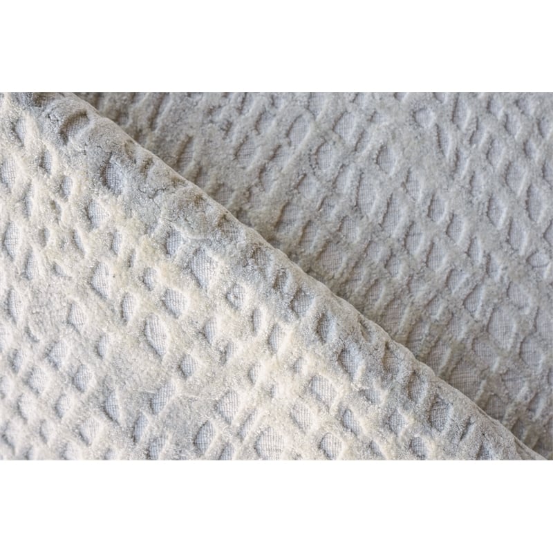Crescendo Handloomed Bamboo Silk White 12'x15' Area Rug
