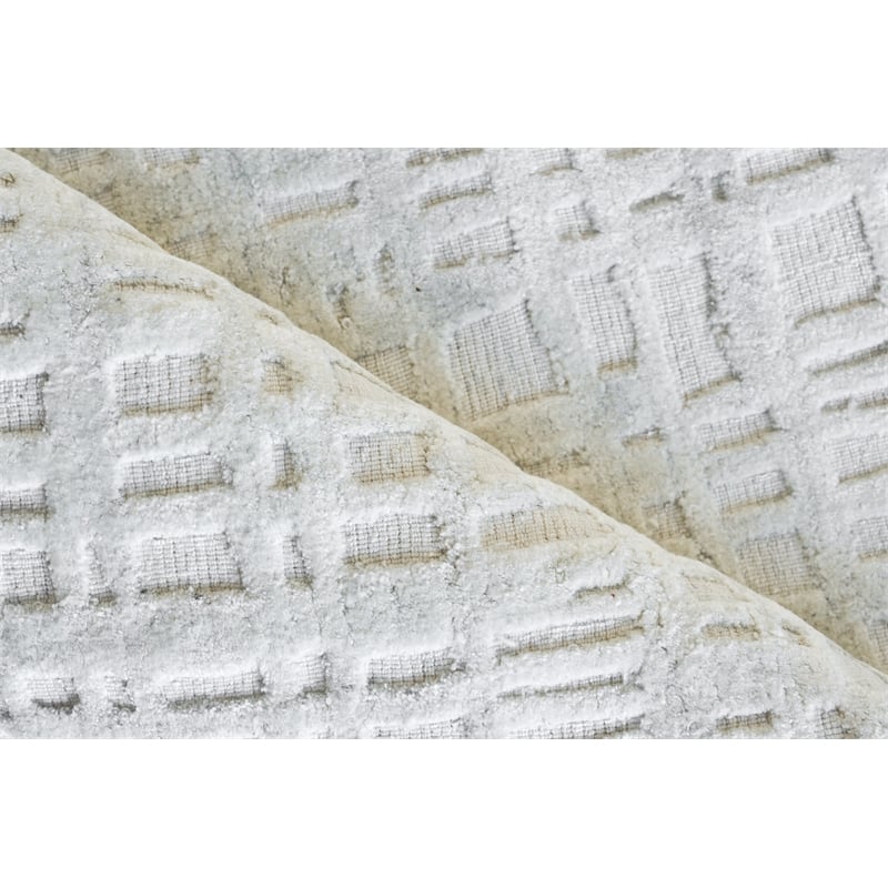 Crescendo Handloomed Bamboo Silk White 2'x3' Area Rug