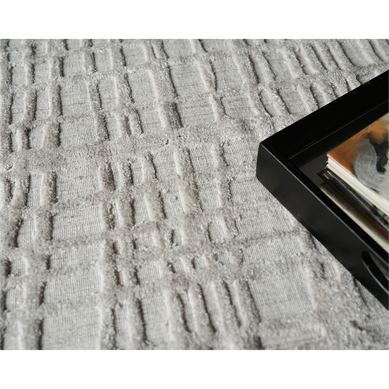 Crescendo Handloomed Bamboo Silk Silver 6'x9' Area Rug