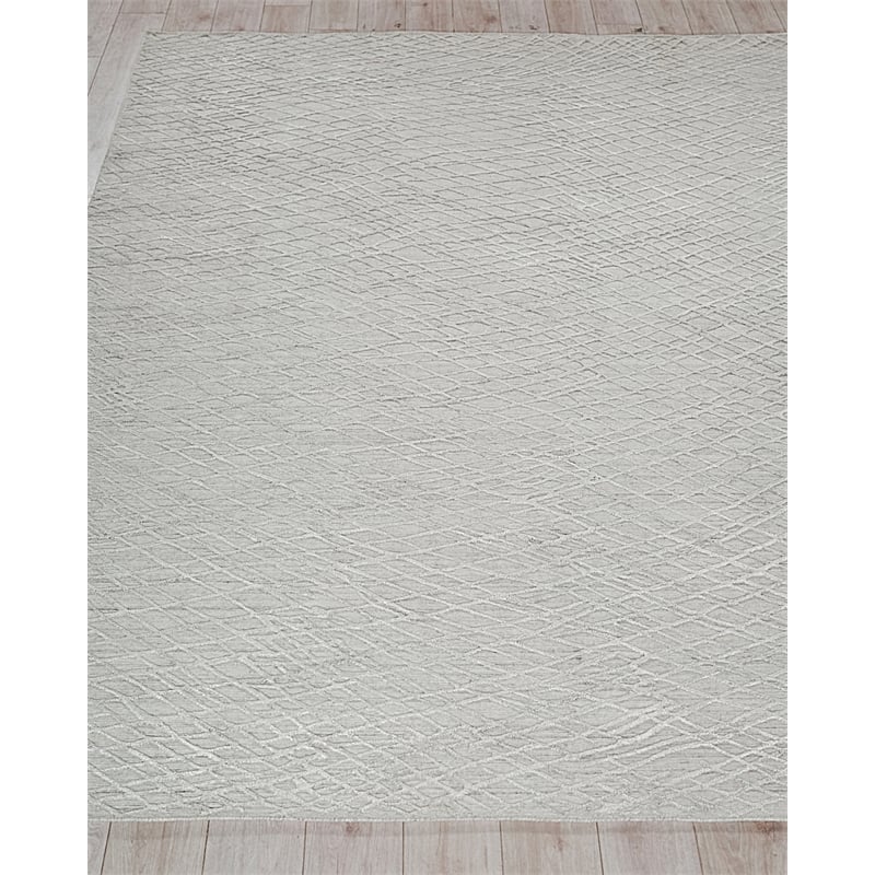 Crescendo Handloomed Bamboo Silk Silver 2'x3' Area Rug