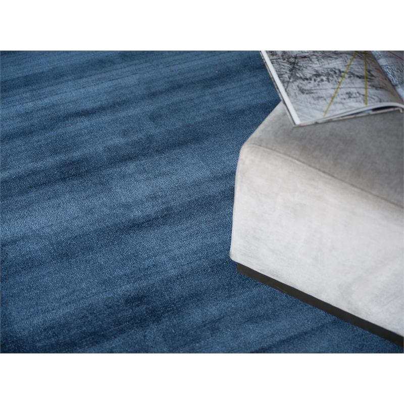Martelli Modern Handloomed Silky Nylon Navy 4'x6' Area Rug