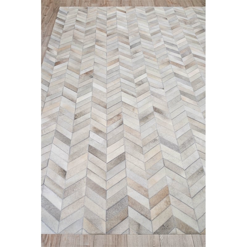 Natural Hide Hand-Tufted Leather Hide White/Silver 5'x8' Area Rug