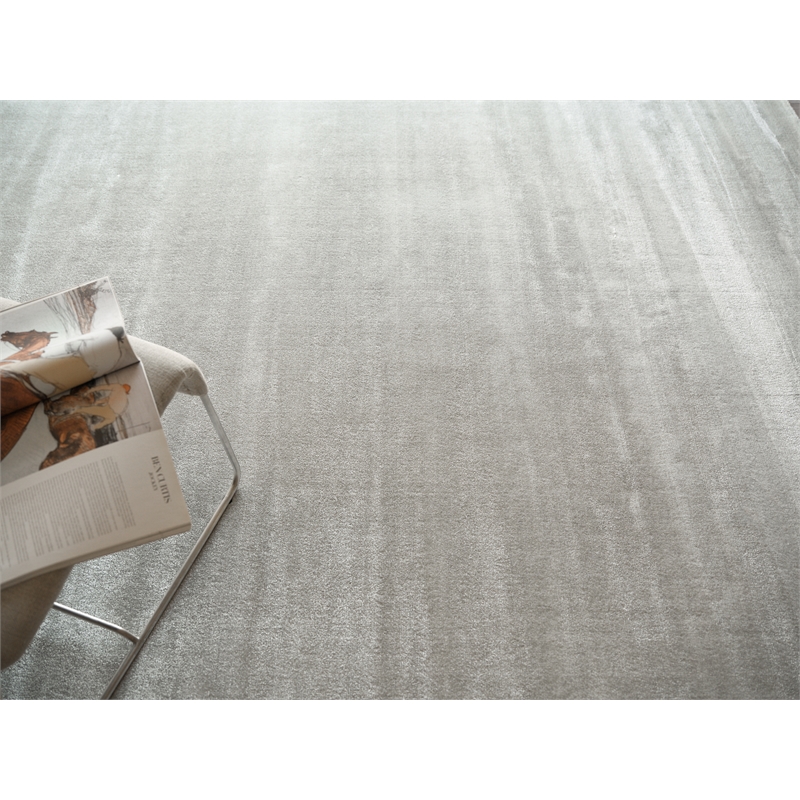 Velutto Modern Handloomed Silky Nylon Light Silver 2'x3' Area Rug