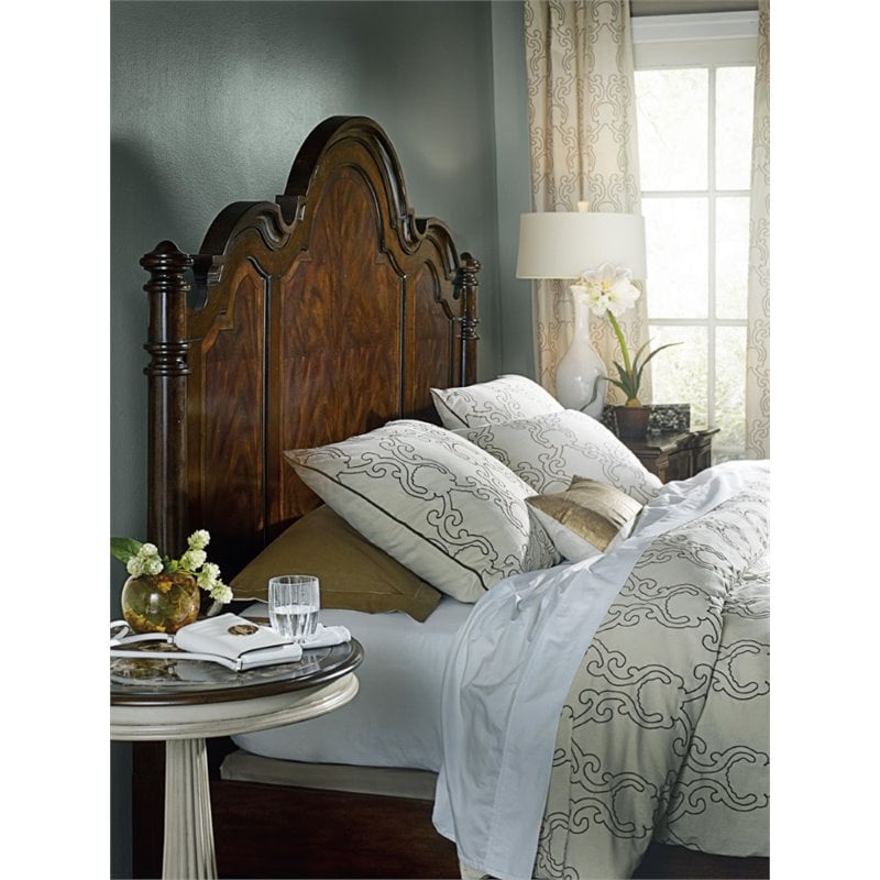Hooker Furniture Leesburg Queen Poster Panel Bed in Mahogany