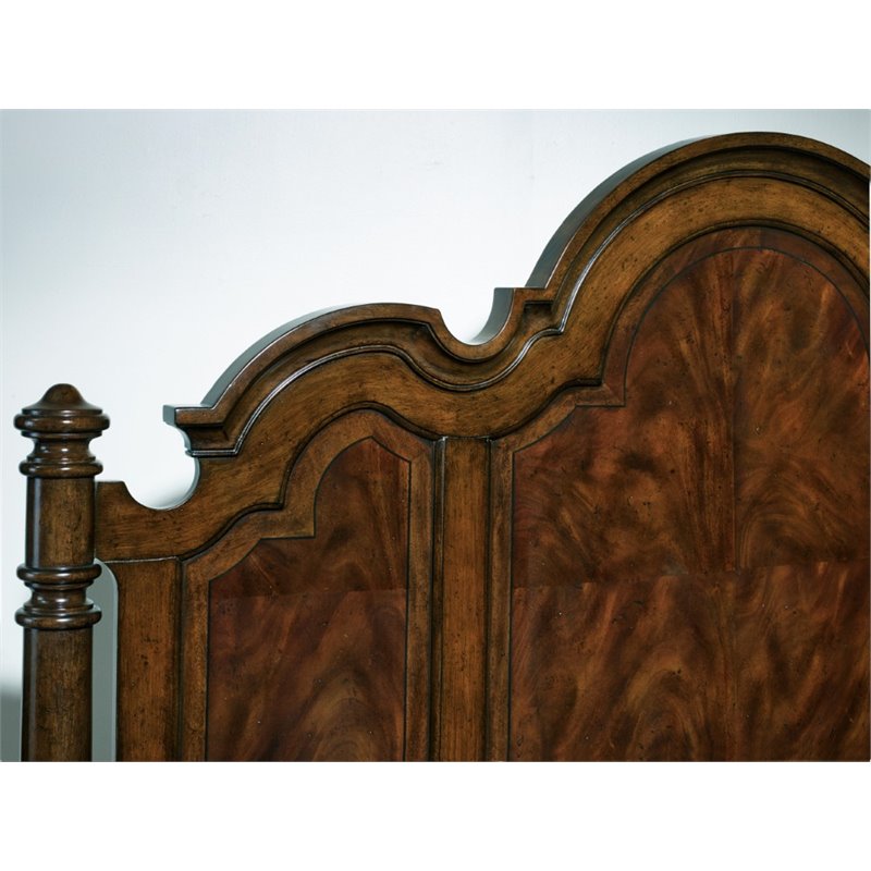 Hooker Furniture Leesburg King Poster Panel Bed in Mahogany