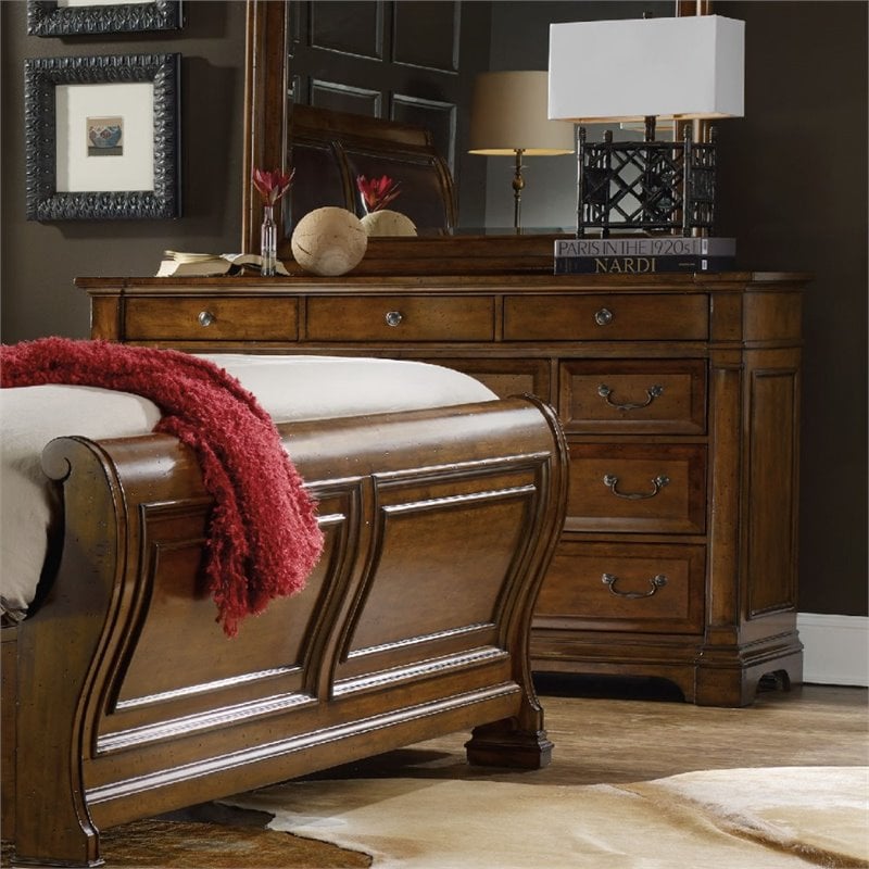 Hooker Furniture Tynecastle 10 Drawer Dresser in Medium Wood