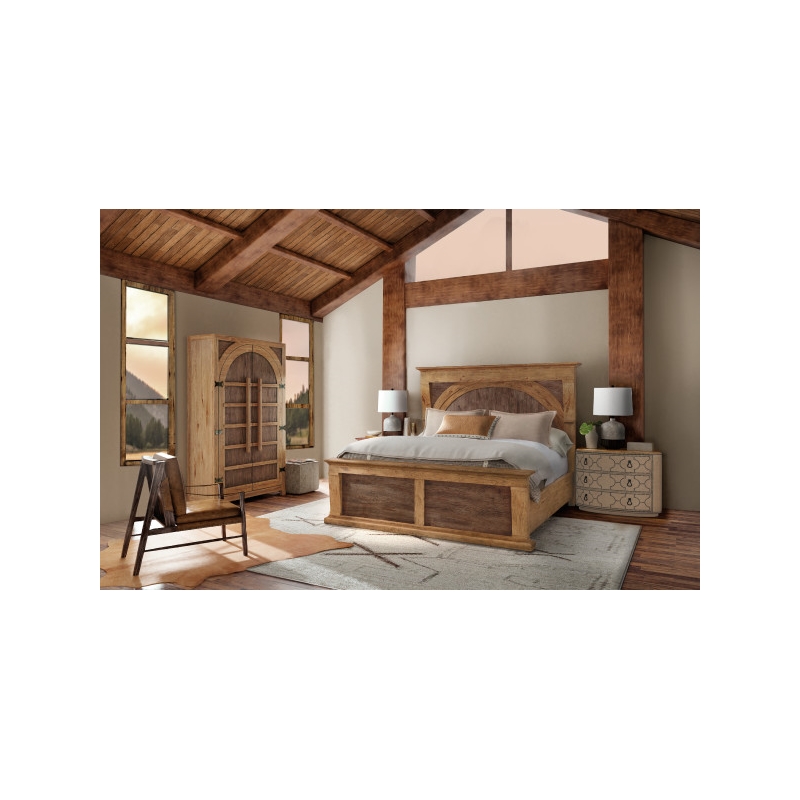 Hooker Furniture Big Sky Pecky Hickory Veneers King Corbel Bed in Brown