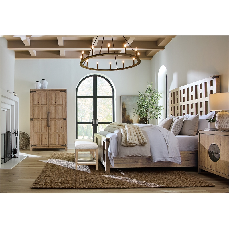 Vineyard Row Queen Panel Bed in Light Natural Wood by Hooker Furnishings