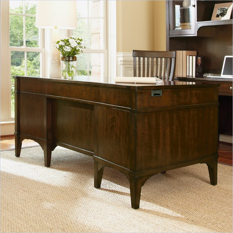 Saratoga Executive Home Office Wood Managers Desk in Cherry - EX45666-03K