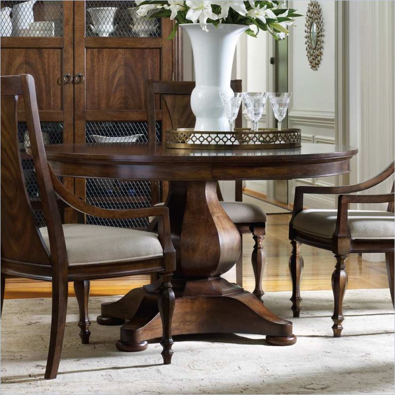 Hooker Furniture Classique Pedestal Dining Table with Leaf in Medium