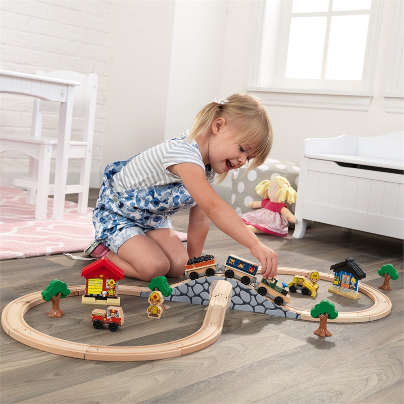 KidKraft Figure 8 Wood Train Set with 38 Pieces Multi-Color
