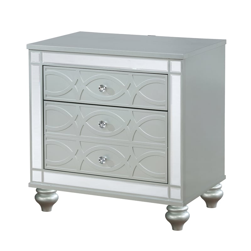 Gunnison 4-piece Eastern King Bedroom Set Silver Metallic