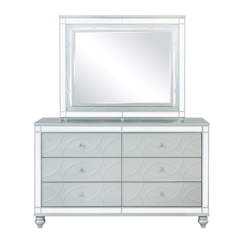 Gunnison 5-piece California King Bedroom Set Silver Metallic