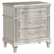 Coaster Evangeline 4-piece Wood Eastern King Bedroom Set in Silver Oak/Ivory